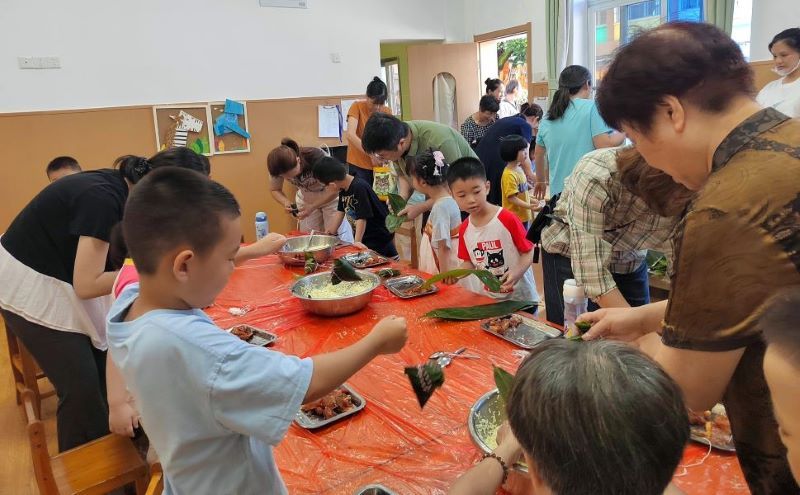 包粽子.jpg 包粽子.jpg